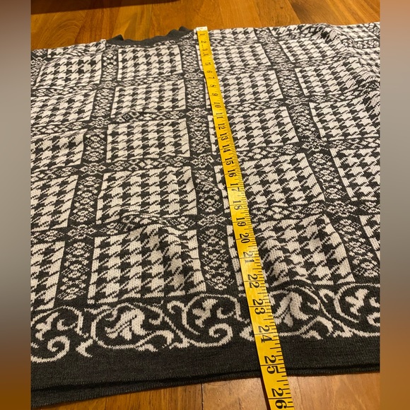 Vintage Houndstooth Oversized Pullover Sweater - Picture 9 of 10